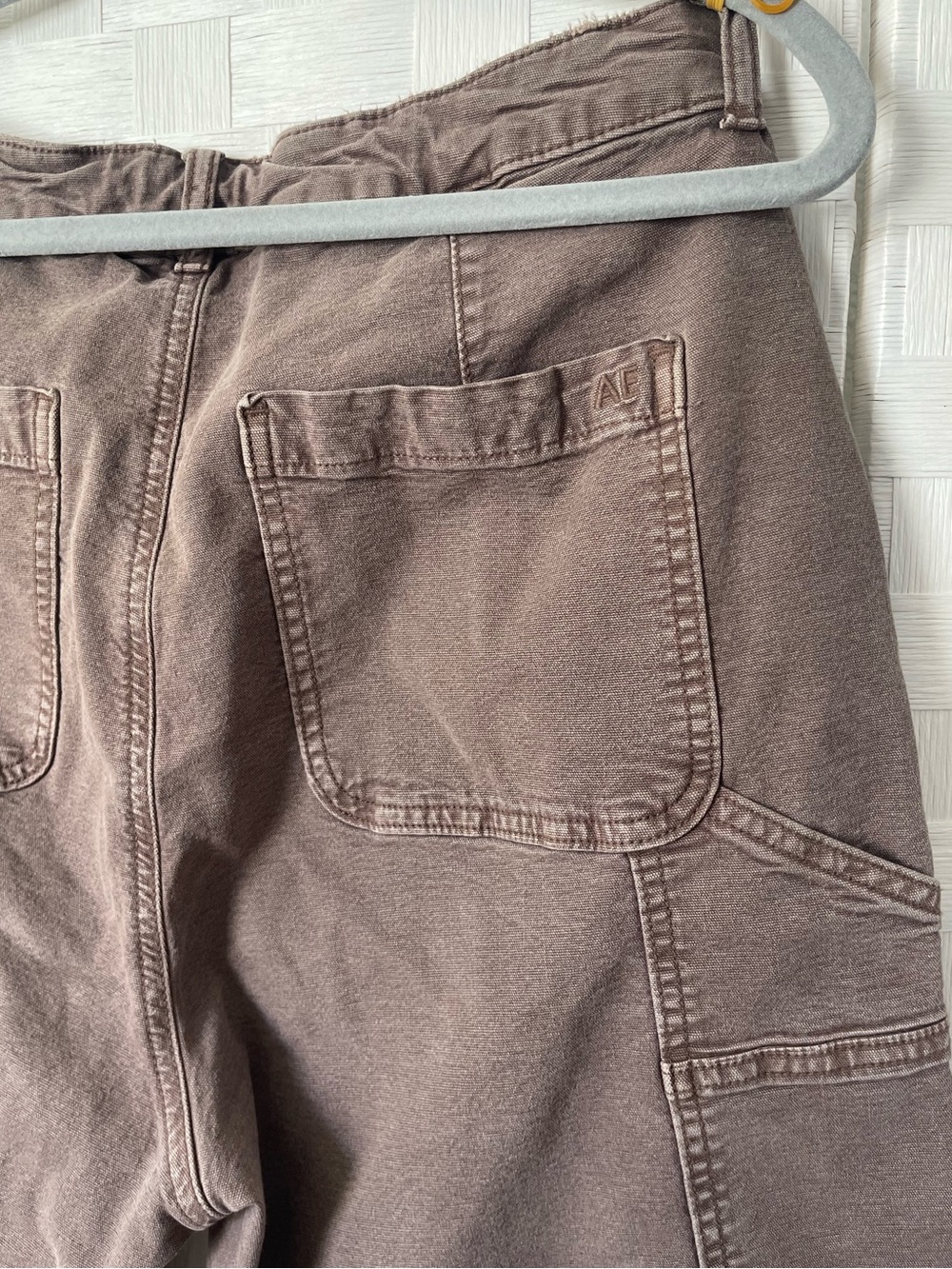 American Eagle High Rise 90s Boyfriend Cargos 🐴 - Picture 12 of 16